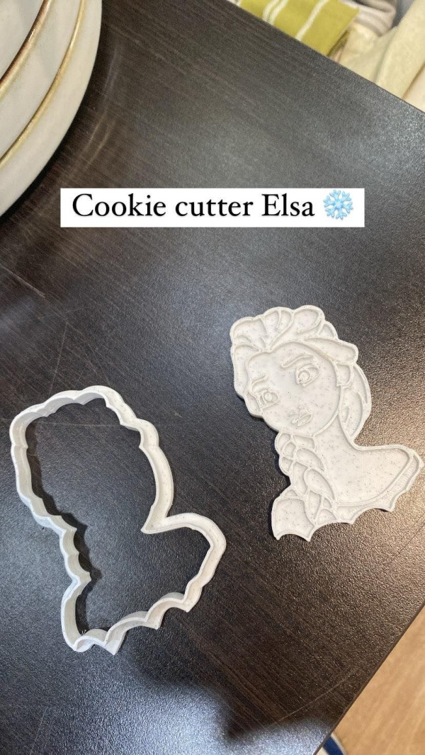 Cookie cutter Elsa - Frozen 69mmx100mmx10.7mm