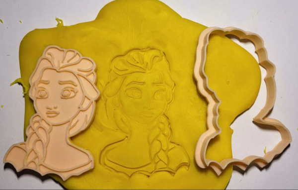 Cookie cutter Elsa - Frozen 69mmx100mmx10.7mm